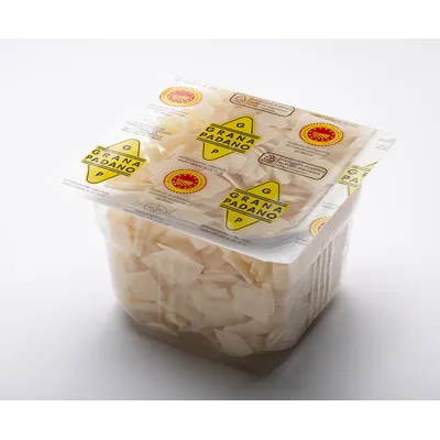 Grana Padano DOP en escamas 500 g, producto de Spiga Impex